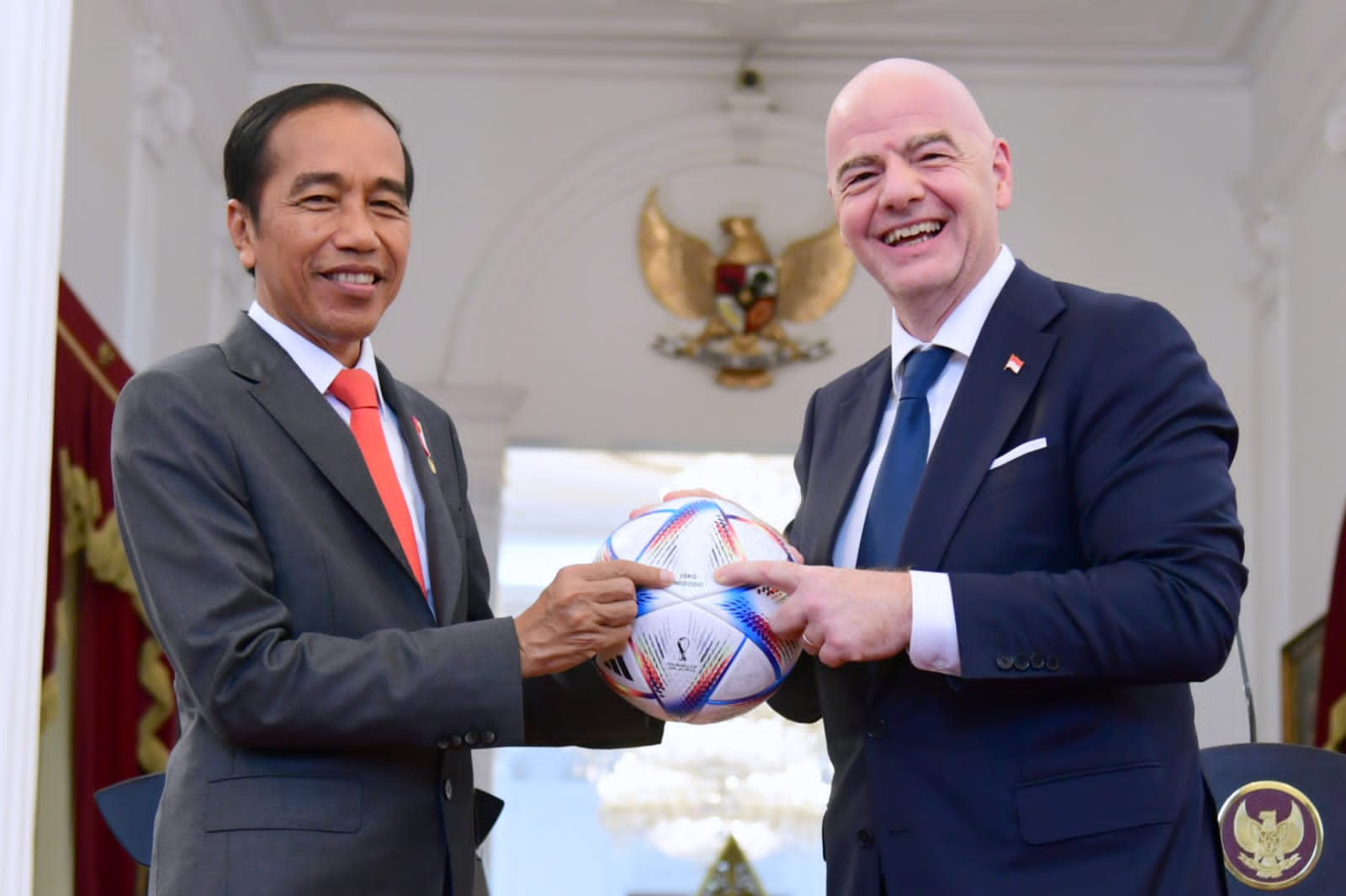 Presiden Jokowi Sambut Kunjungan Presiden FIFA di Istana Merdeka, pada Selasa, 18 Oktober 2022.