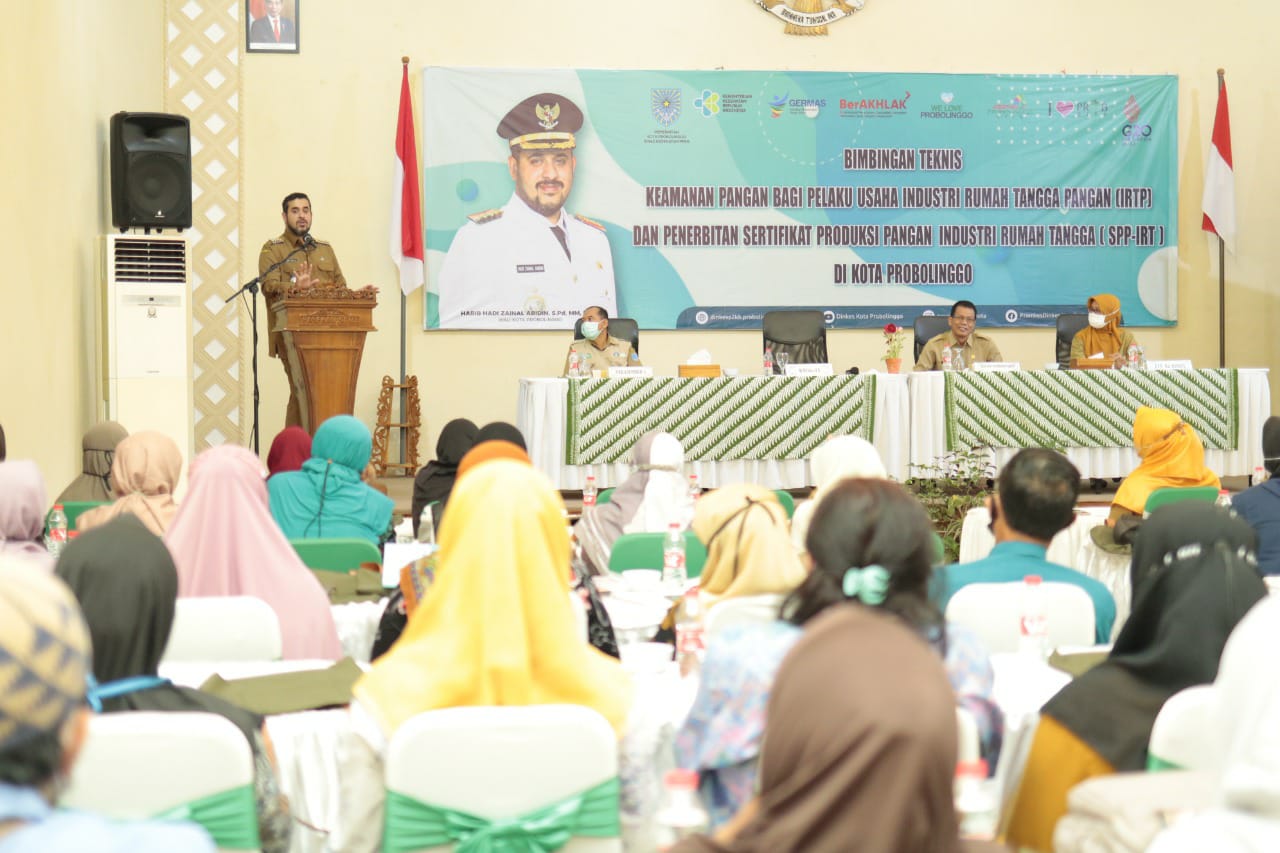 Wali Kota Probolinggo Habib Hadi Zainal Abidin berharap pada pelaku usaha agar lebih teliti dan detail dalam memilih bahan-bahan pangan