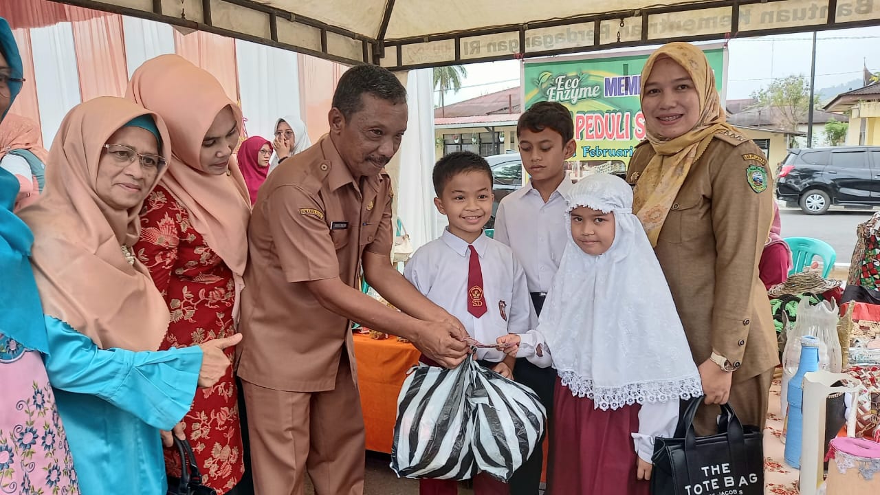 Kecamatan Lubuk Sikaping gelar peringatan Hari Peduli Sampah Nasional (HPSN) Tahun 2023 dengan tema 