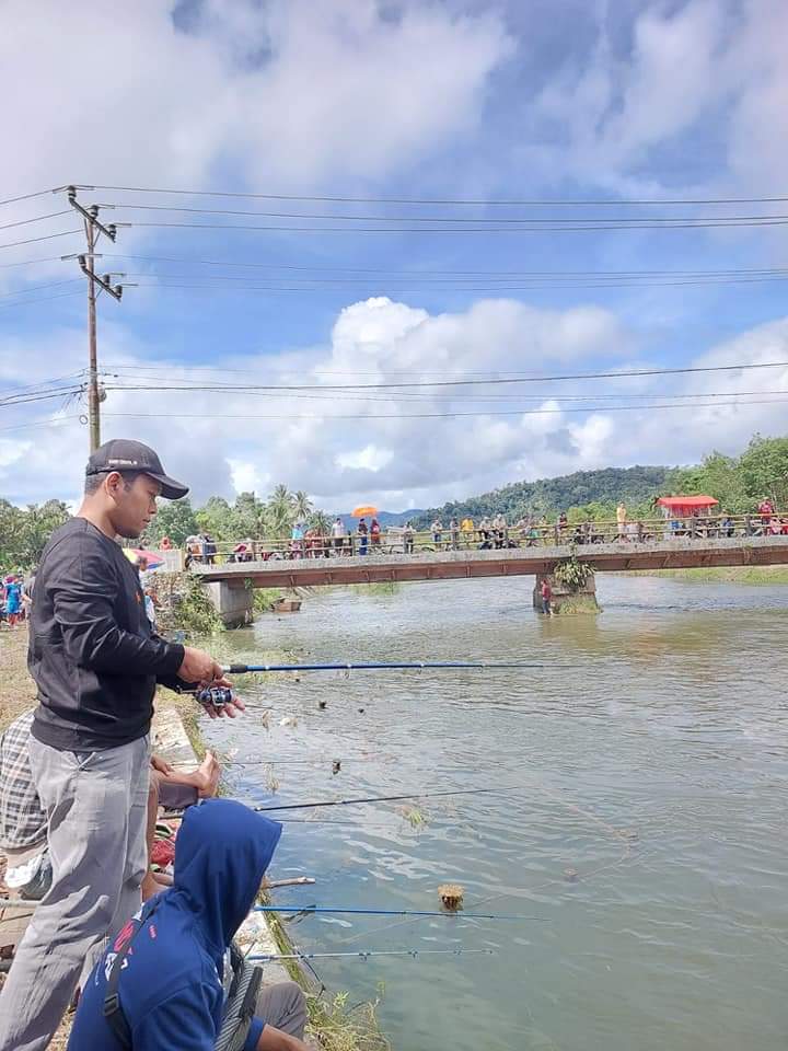 Wakil Ketua DPRD Pasaman ikut serta dalam pengambilan ikan larangan bersama masyarakat Ambacang Anggang