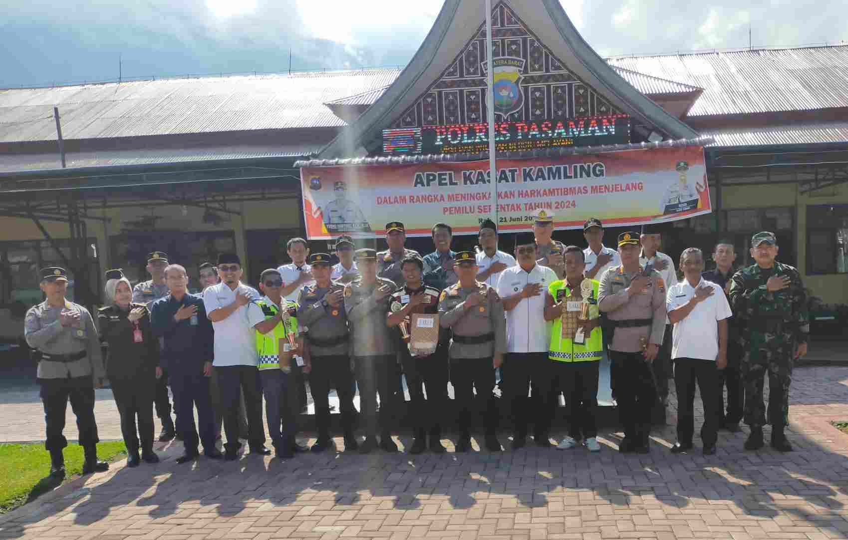 Dalam rangka menjaga situasi dan kondusif Kamtibmas di Kabupaten Pasaman. Polres Pasaman menggelar Apel Ketua Satkamling Tahun 2023 