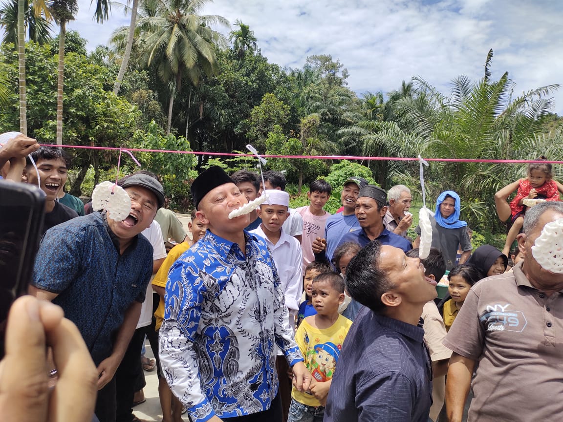 Wakil Bupati Pasaman Sabar AS hadiri pembukaan lomba HUT RI ke 78 di Kampuang Simaroken Jorong 9 Pancahan Nagari Tarung Tarung Selatan Kec Rao