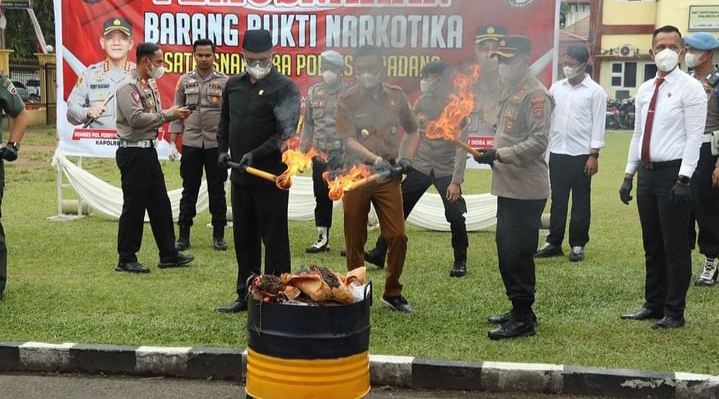 Wawako Ekos Albar Hadiri Acara Pemusnahan Barang Bukti Narkotika/Doc.humas kota padang