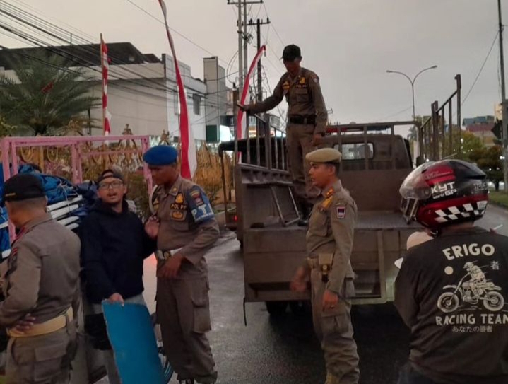 Pelanggaran PKL di Jalan Aru Padang, di Tertibkan Satpol PP/doc. satpol pp padang