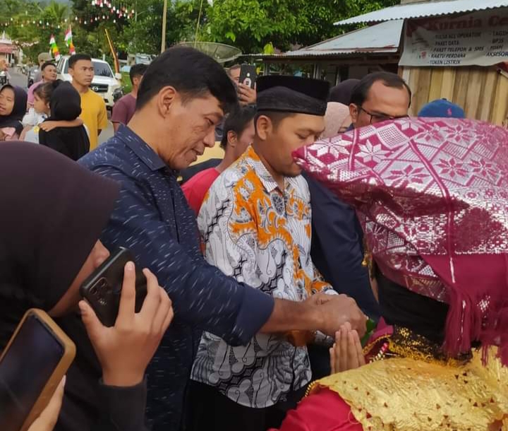 Wakil ketua DPRD Pasaman Ikut Meriahkan Pesta Rakyat dalam Rangka Hut RI ke-78 di Nagari Aia Manggis selatan.