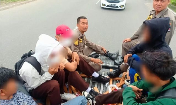 Tujuh Siswa Ditertibkan Satpol PP Padang, Karena keluyuran di Jam Sekolah/Doc.satpol pp padang