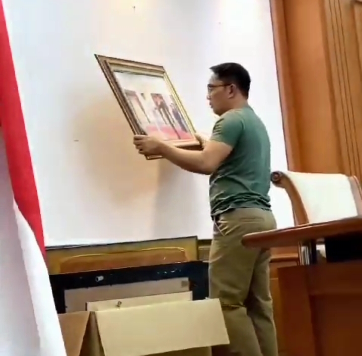 Video Viral: Momen Ridwan Kamil dan Istri Pamit Tinggalkan Rumah Dinas Gubernur Jawa Barat/Doc.ridwan kamil official