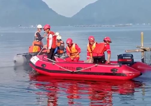 Berlanjut ke Hari Kedua, Tim SAR Terus Pencarian Pencari Ikan Yang Hilang di Danau Maninjau/Dok.pmi agam