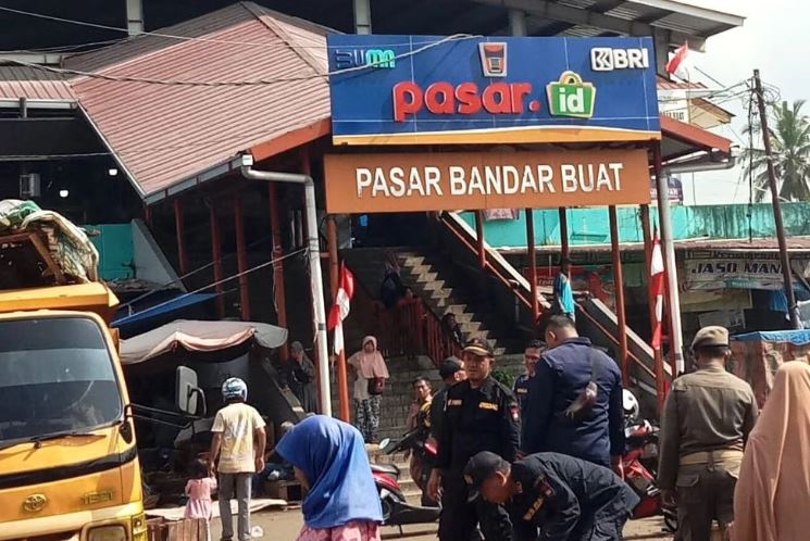 Penertiban Pedagang di Halaman Parkir Pasar Bandar Buat, Tindakan Tegas Satpol PP/Dok.satpol pp padang