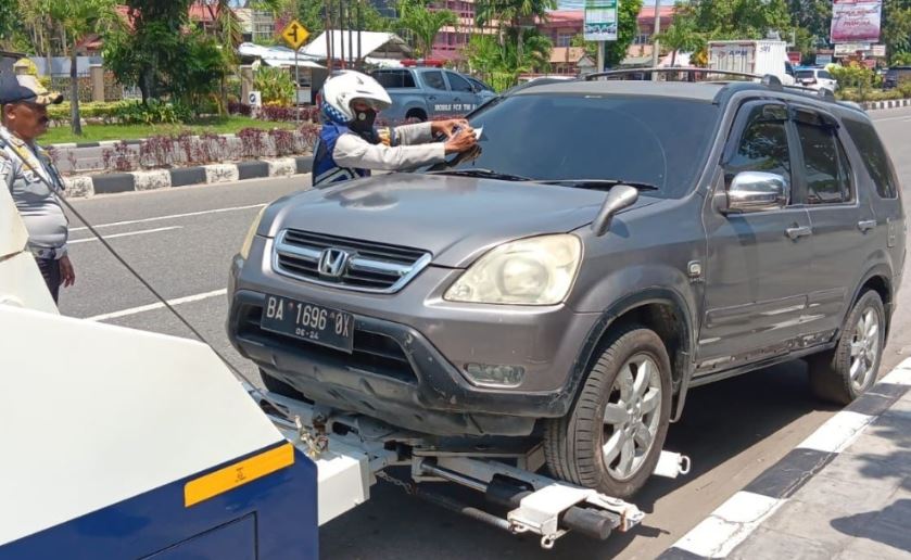 Dishub Kota Padang Tertibkan Kendaraan Parkir Sembarangan, Berlakukan Denda Sesuai Peraturan Wali Kota/Dok.dishub padang