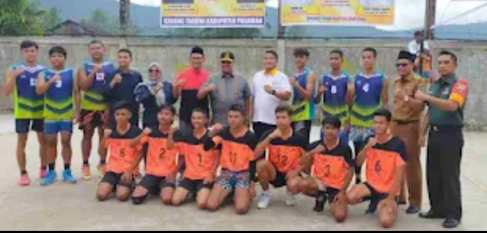 Ketua KONI Pasaman Buka Turnamen Volly Ball Karang Taruna Limo Sapilin, Nagari Aia Manggih