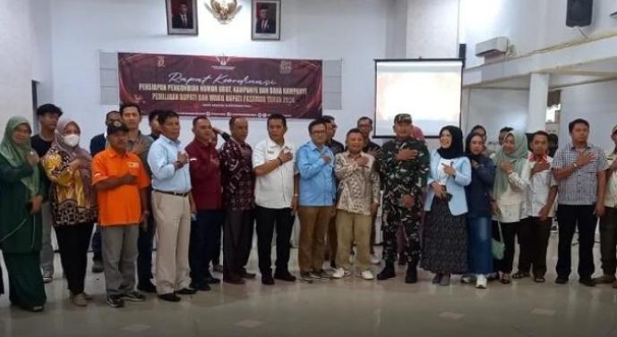 Rapat pleno terbuka Rekapitulasi dan Penetapan daftar pemilih tetap (DPT)  pemilihan Gubernur dan wakil gubernur Bupati dan wakil Bupati tahun 2024.